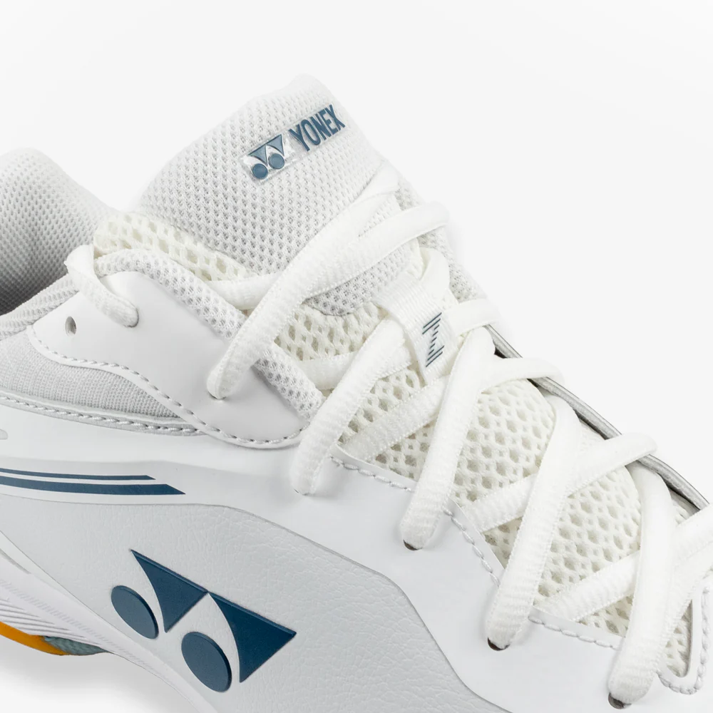 Yonex Power Cushion 65 Z4 White - Image 4